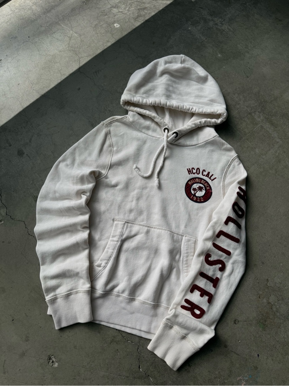 VTG Y2K Hollister White Hoodie with Maroon Logo & Sleeve Script